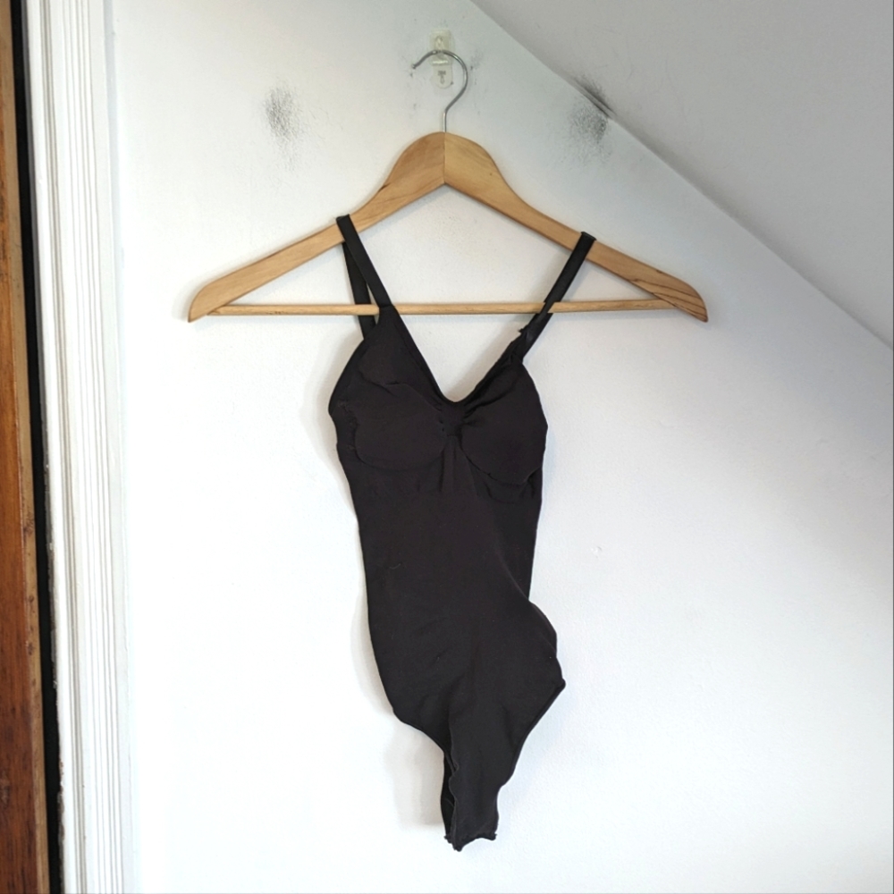SKIMS Seamless Scoop Sculpt Thong Bodysuit Onyx Size S/M